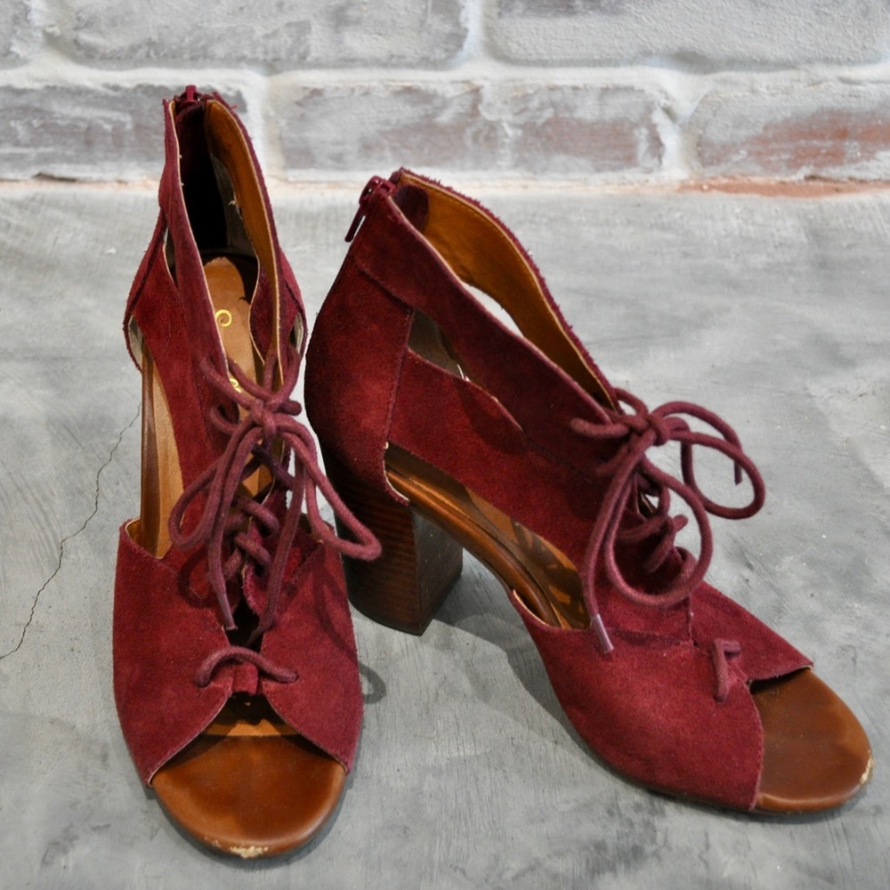 Seychelles Lace-up Block Heel